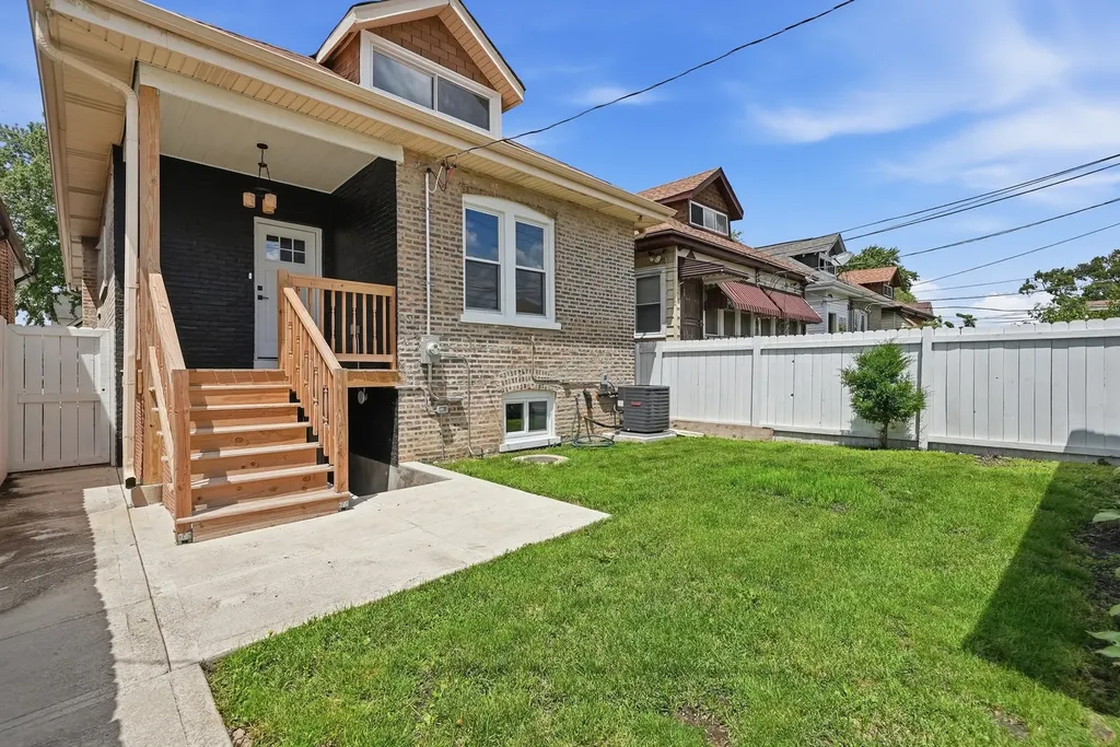 8623 South Wood Avenue Chicago IL 60620