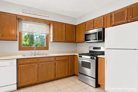 2494 Forest View Road Lindenhurst IL 60046
