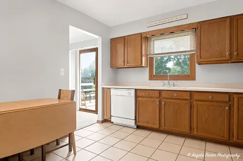 2494 Forest View Road Lindenhurst IL 60046
