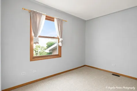 2494 Forest View Road Lindenhurst IL 60046