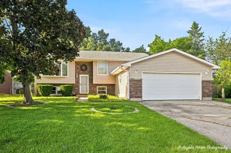 2494 Forest View Road Lindenhurst IL 60046