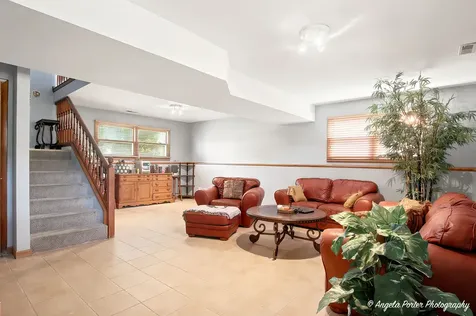 2494 Forest View Road Lindenhurst IL 60046