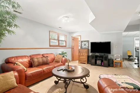 2494 Forest View Road Lindenhurst IL 60046