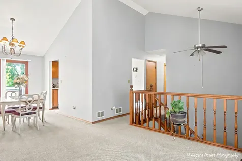 2494 Forest View Road Lindenhurst IL 60046