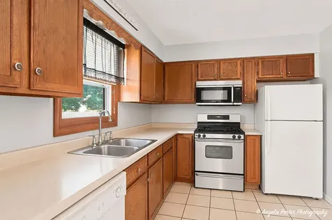 2494 Forest View Road Lindenhurst IL 60046
