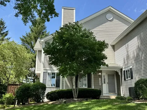 1332 Sandhurst Lane South Elgin IL 60177