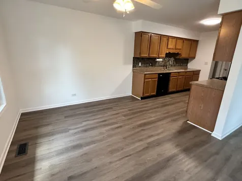 1332 Sandhurst Lane South Elgin IL 60177