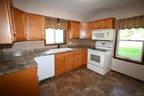 302 South Summit Street El Paso IL 61738