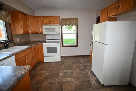 302 South Summit Street El Paso IL 61738