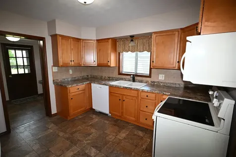 302 South Summit Street El Paso IL 61738