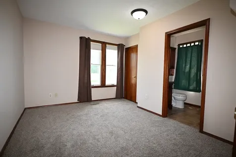 302 South Summit Street El Paso IL 61738