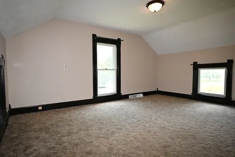 302 South Summit Street El Paso IL 61738