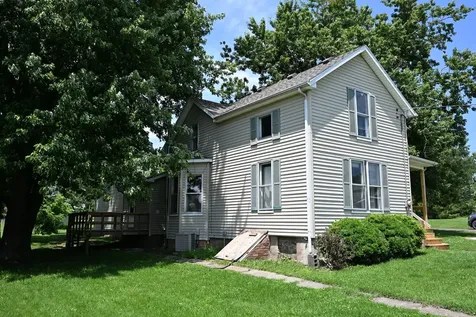 302 South Summit Street El Paso IL 61738