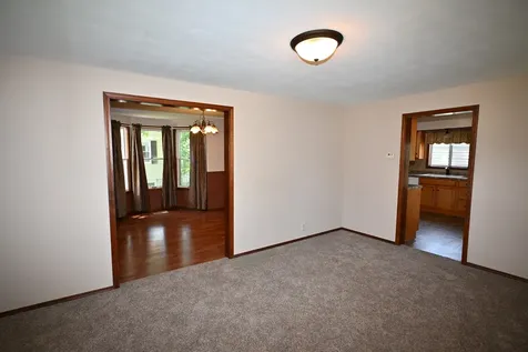 302 South Summit Street El Paso IL 61738