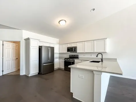 453 Ridge Lane Bolingbrook IL 60440