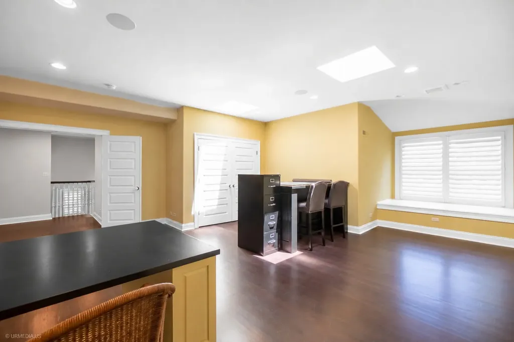 265 South Kenilworth Avenue Elmhurst IL 60126