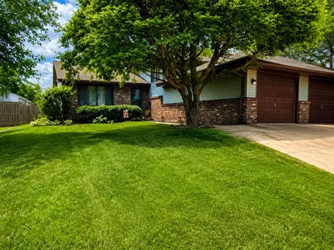 531 West Oak Street Coal City IL 60416