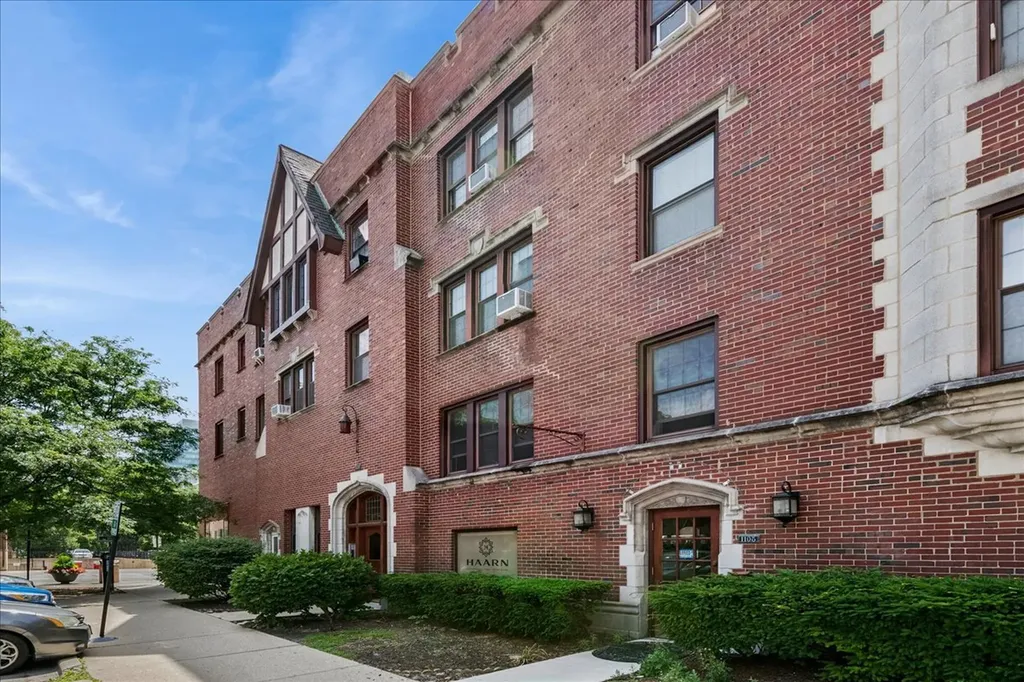 1103 Holly Court Oak Park IL 60301