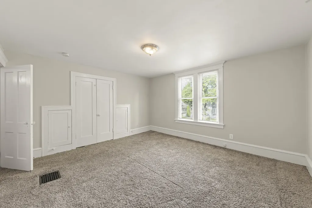 617 South 4th Street Aurora IL 60505