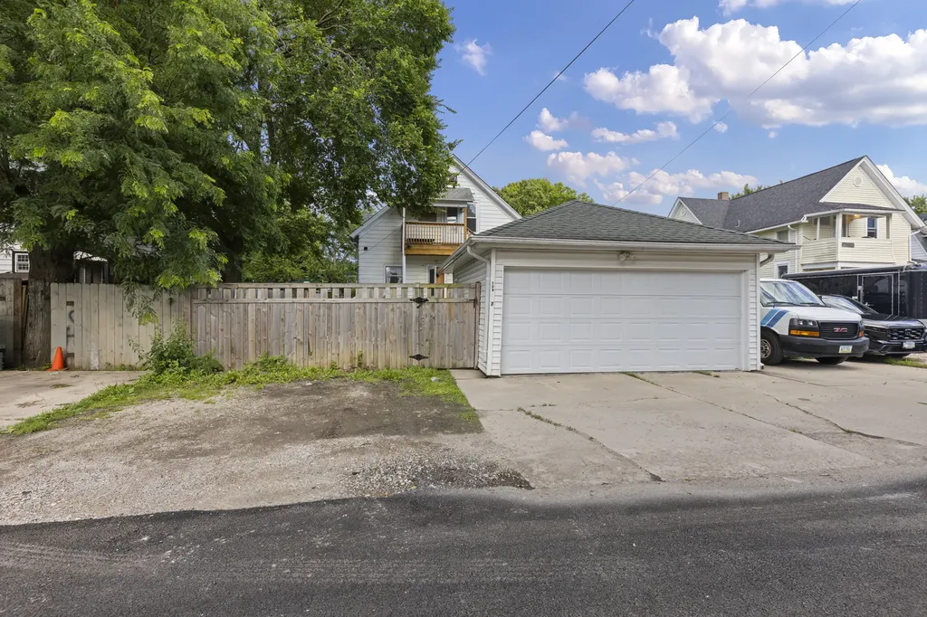 617 South 4th Street Aurora IL 60505
