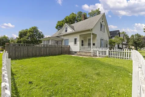 617 South 4th Street Aurora IL 60505