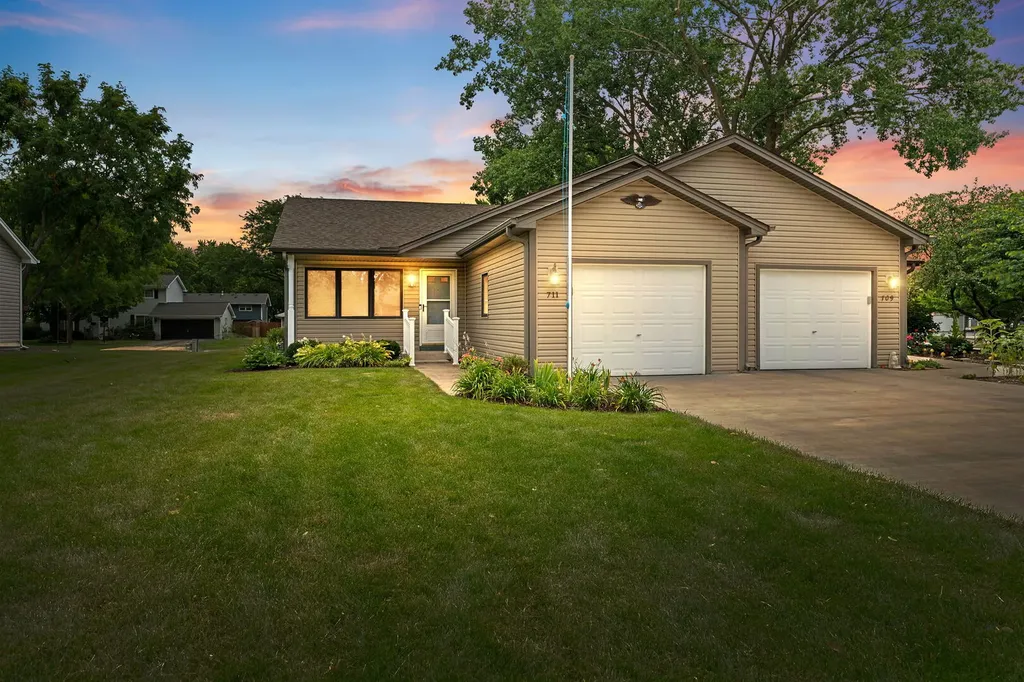 711 Harmony Court North Aurora IL 60542