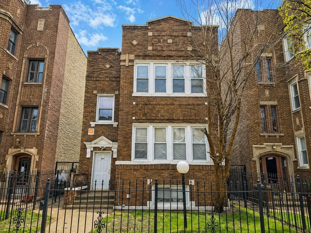 8047 South Vernon Avenue Chicago IL 60619