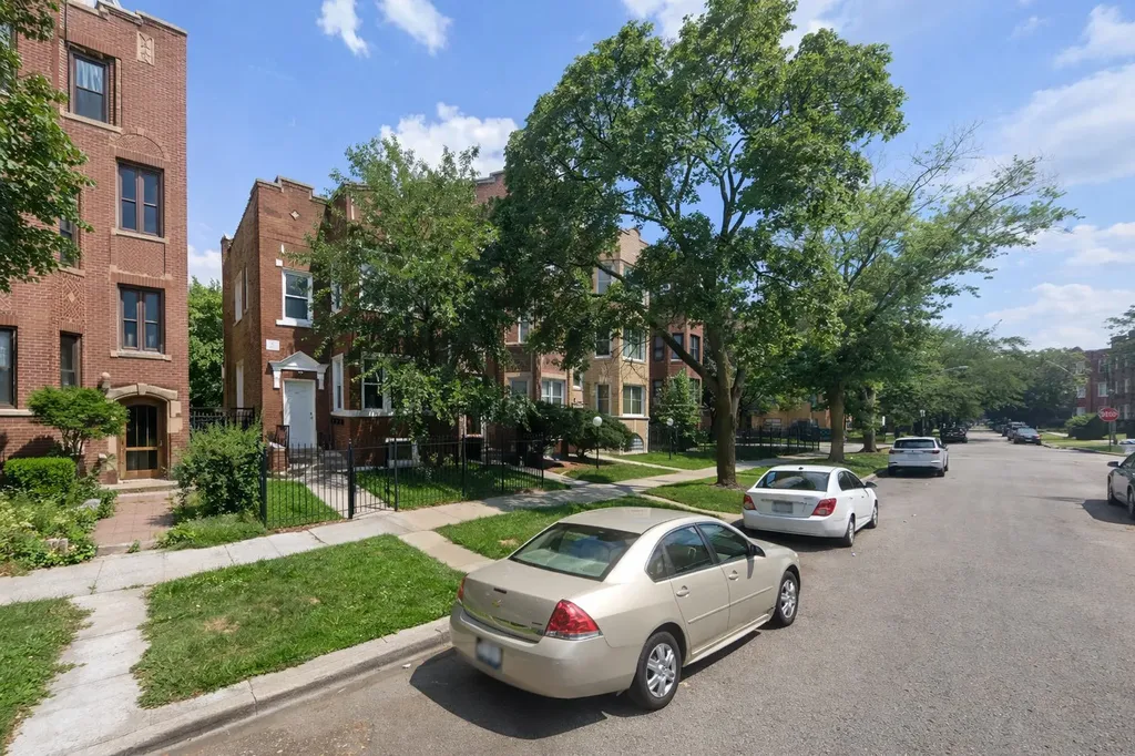 8047 South Vernon Avenue Chicago IL 60619