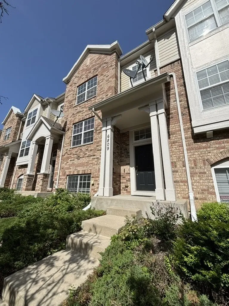 6809 Meadow Lane Morton Grove IL 60053