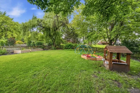 39W435 West Mallory Drive Geneva IL 60134