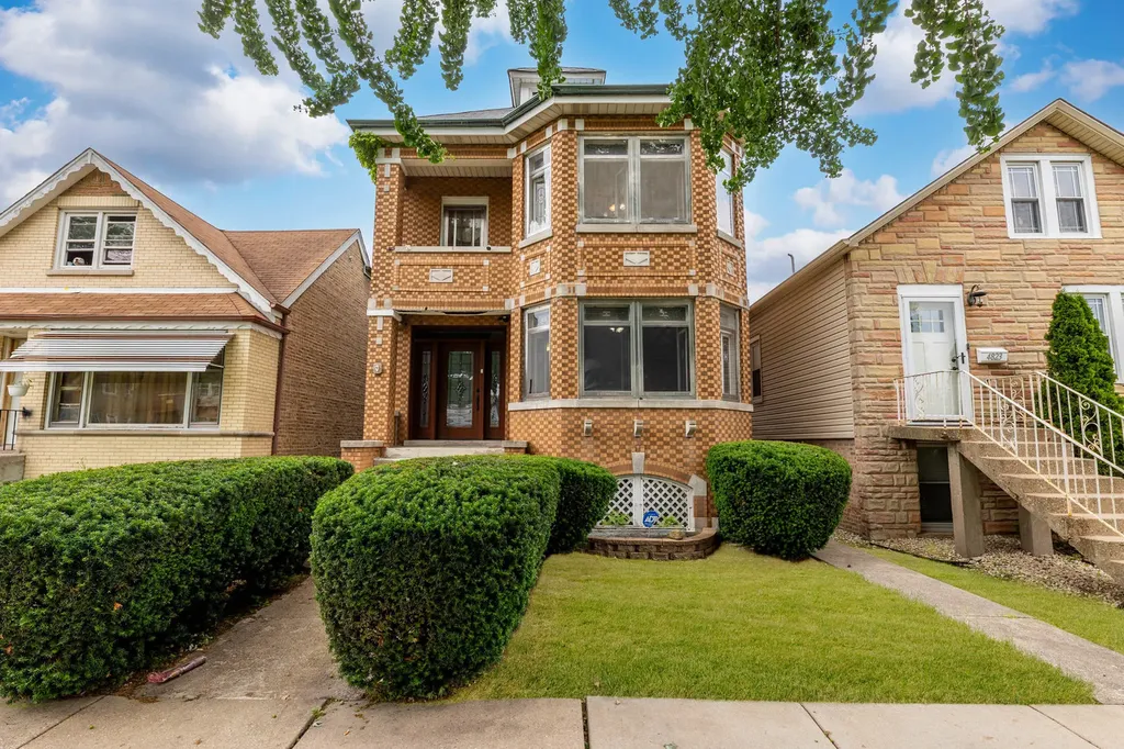 4819 South Kolin Avenue Chicago IL 60632
