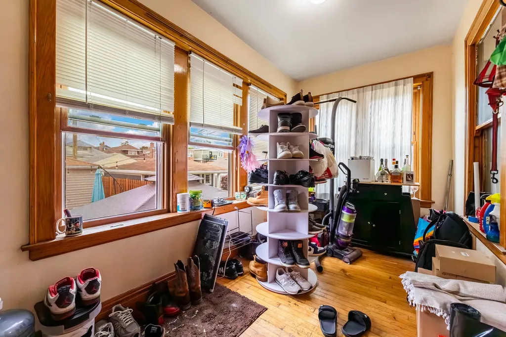 4819 South Kolin Avenue Chicago IL 60632