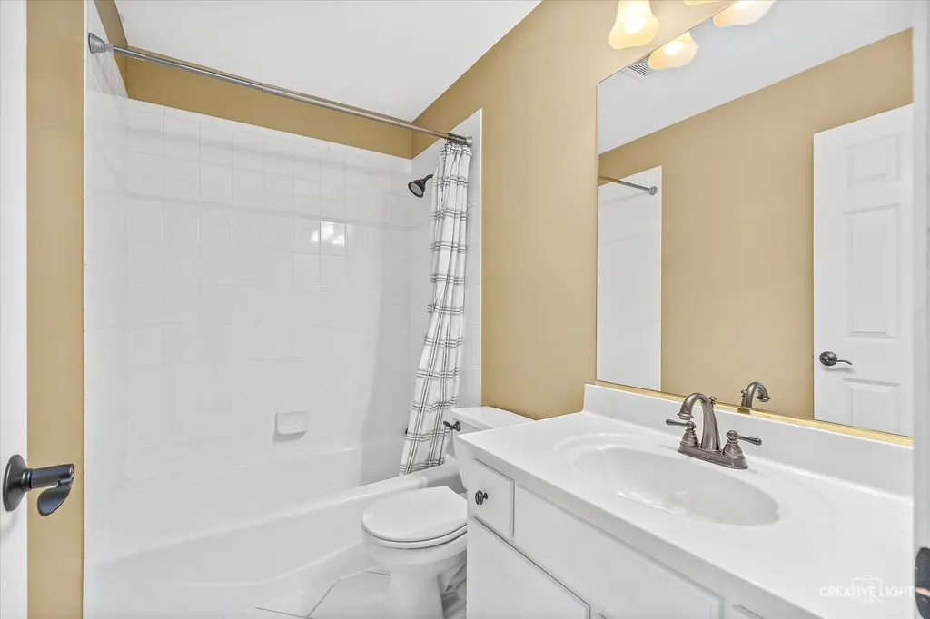 3811 Sunburst Lane Naperville IL 60564
