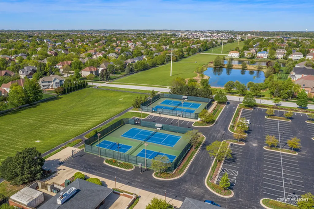 3811 Sunburst Lane Naperville IL 60564