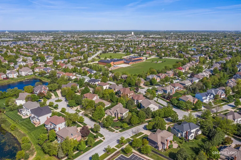 3811 Sunburst Lane Naperville IL 60564