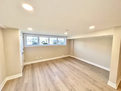 5547 North Central Avenue Chicago IL 60630
