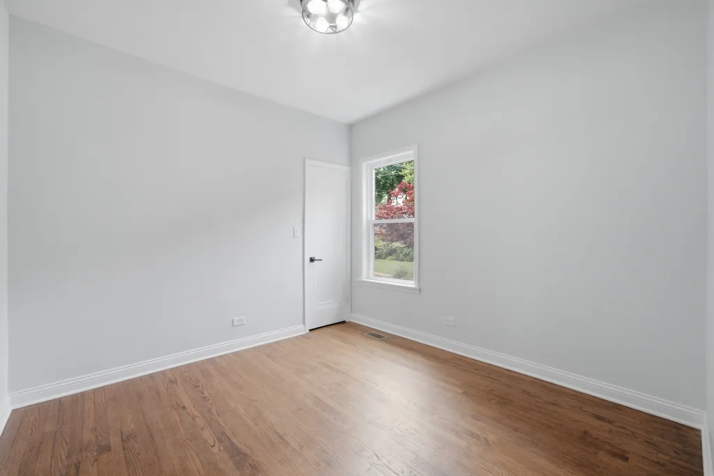 10021 South Oakley Avenue Chicago IL 60643