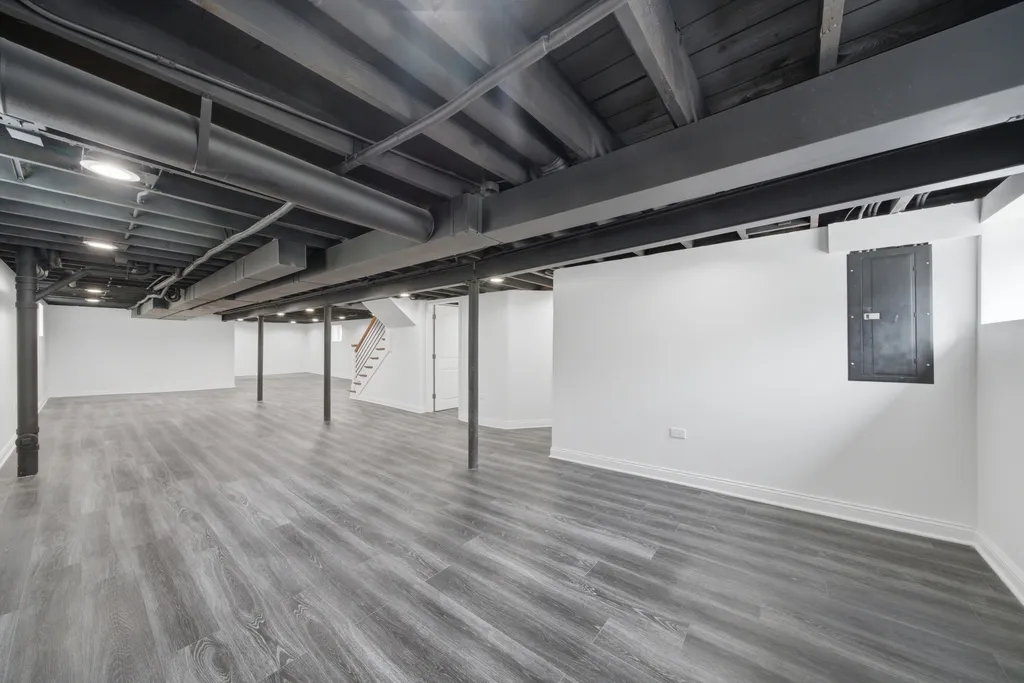 10021 South Oakley Avenue Chicago IL 60643