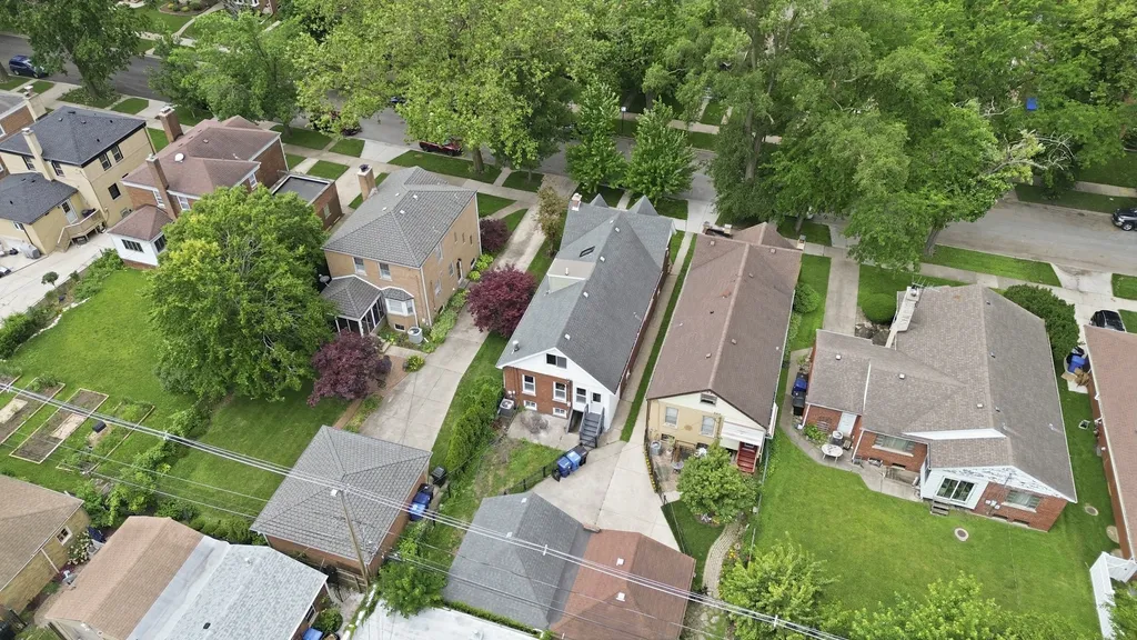 10021 South Oakley Avenue Chicago IL 60643