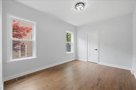 10021 South Oakley Avenue Chicago IL 60643