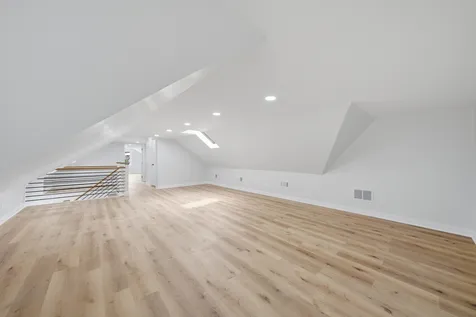 10021 South Oakley Avenue Chicago IL 60643