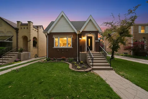 10021 South Oakley Avenue Chicago IL 60643
