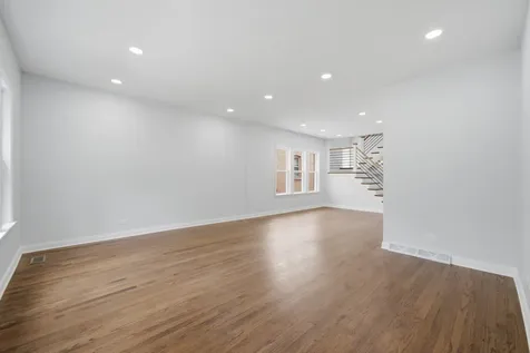 10021 South Oakley Avenue Chicago IL 60643