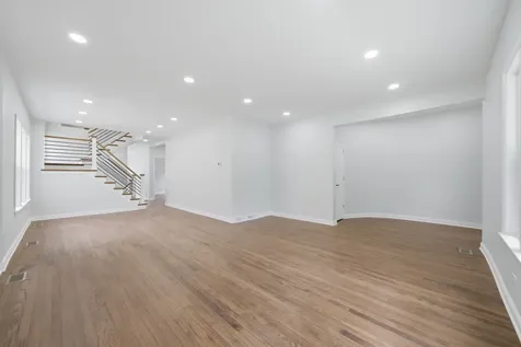 10021 South Oakley Avenue Chicago IL 60643