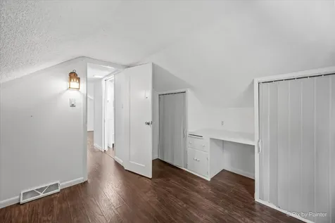 209 Eastwood Court Barrington IL 60010