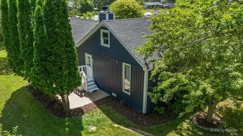 209 Eastwood Court Barrington IL 60010
