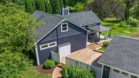 209 Eastwood Court Barrington IL 60010