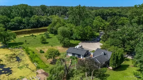 209 Eastwood Court Barrington IL 60010