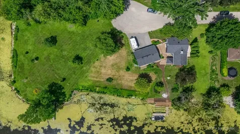 209 Eastwood Court Barrington IL 60010