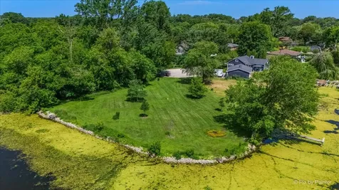 209 Eastwood Court Barrington IL 60010